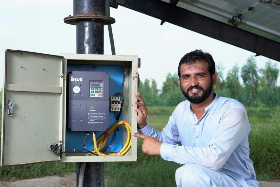 Pakistan's farmers feel the (solar) power