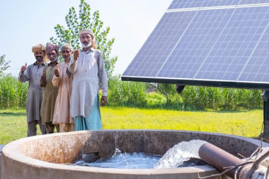 Pakistan's farmers feel the (solar) power