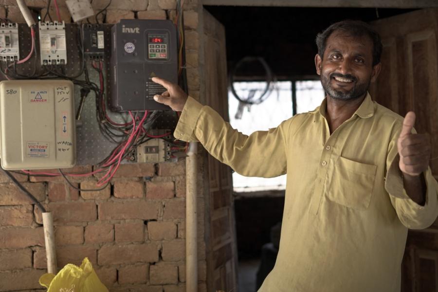 Pakistan's farmers feel the (solar) power